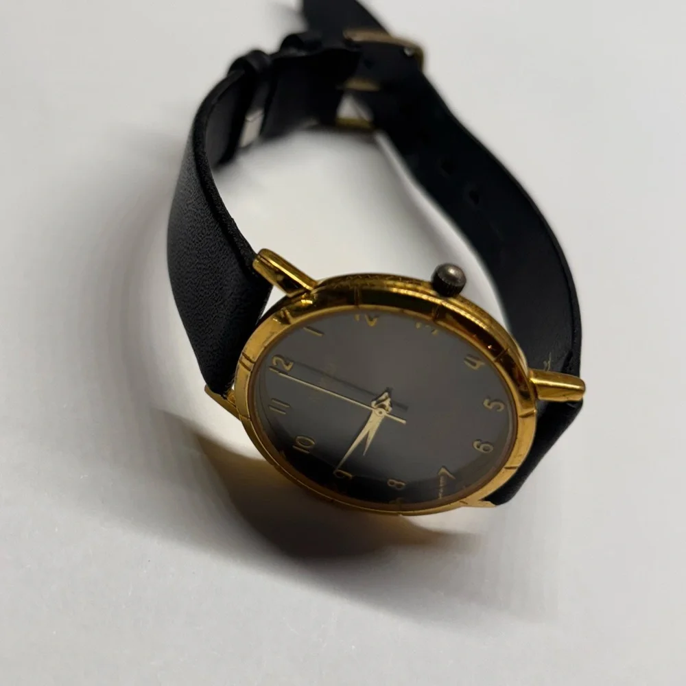 Mondu Gold and Black Watch - Picture 6 of 8